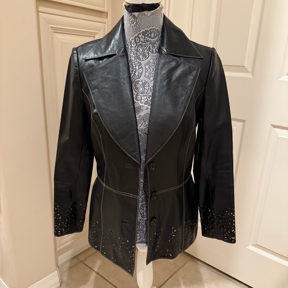 Classiques Entier Black Leather Blazer with Laser-Cut Contrast Details 10P